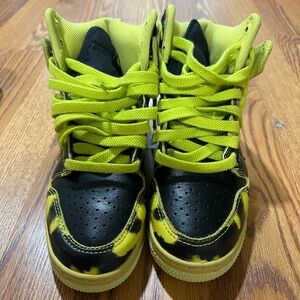 Nike Dunk High Top - Size 4.5Y Yellow and Black